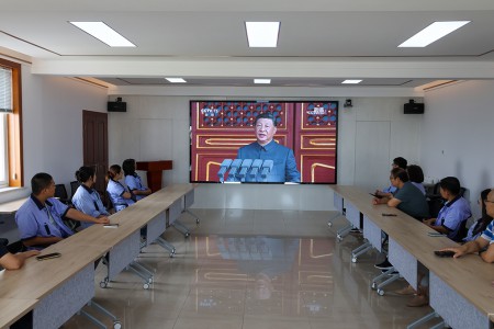 信誼津津組織黨員職工共觀(guān)閱兵式 銘記歷史汲取奮進(jìn)力量